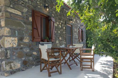 Perivoli Stone house