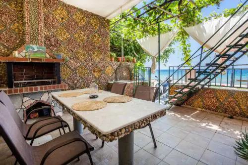 Golden Sunset Beach Apartment
