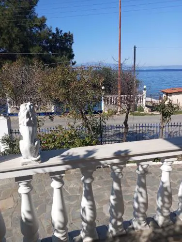 Leon mare villa