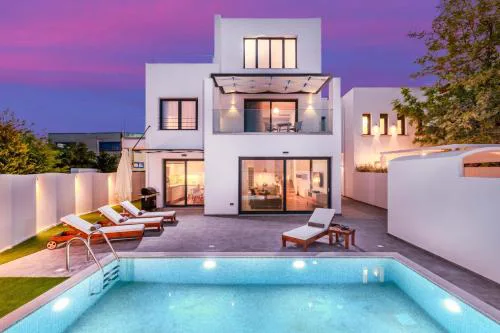Luxury Spa Villa with Heated Pool & Gym - Harmony