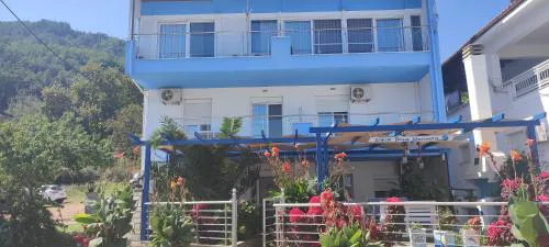 Celeste Deluxe Apartments
