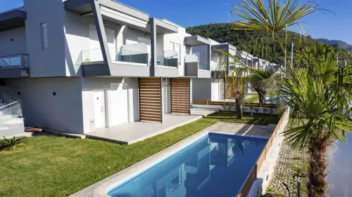 Ethra Apartment T