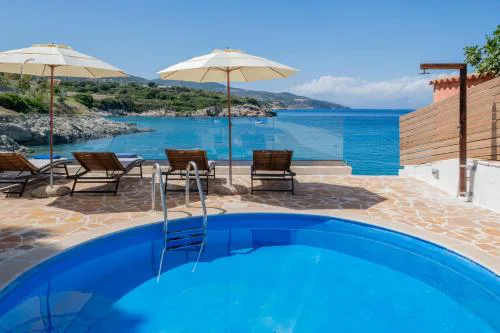 Kokkinos Studios With Pool & Sea View, by ZanteWize