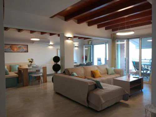Fanula's view house