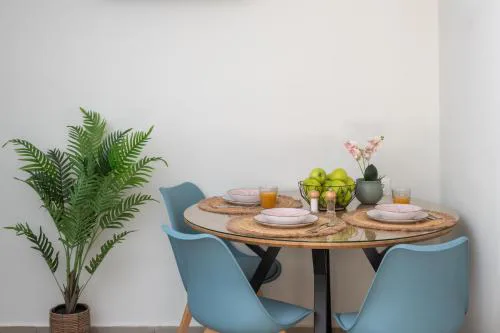 Anemelo Cosy Suite 5 Minutes Walk From The Beach
