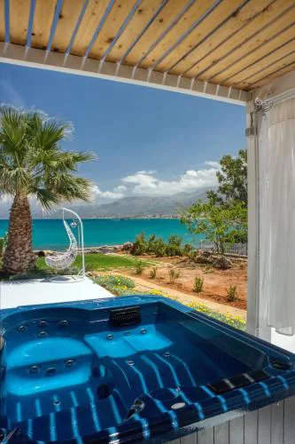 Junior suite by the beach Stalida