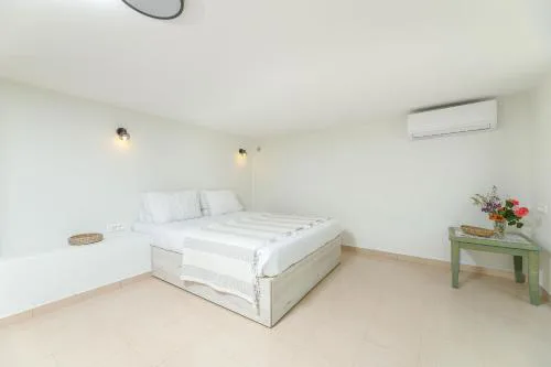 Lyria Hotel Apartments