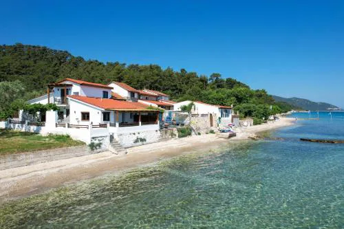 Aigialos Suites