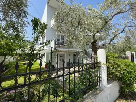 Elia Apartment II