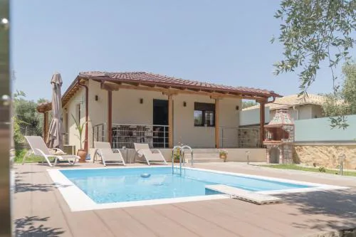 LUXURY VILLAS ELENI STEFI