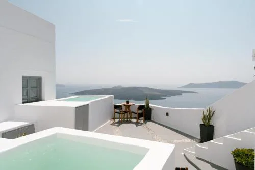 Anemos Fira Caldera View
