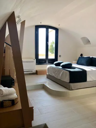 Candele Suites