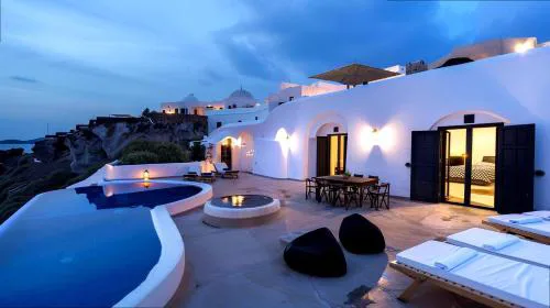 Monsora guesthouse for 10 guests in Fira