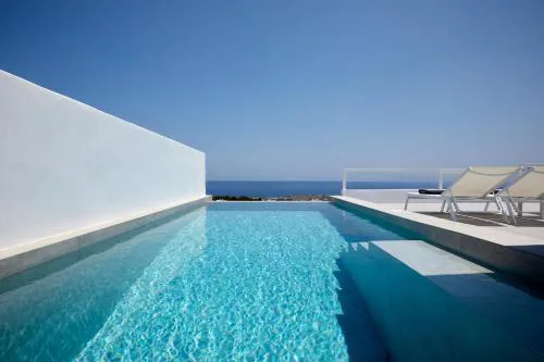 Thadeos Villa with private jetted Pool