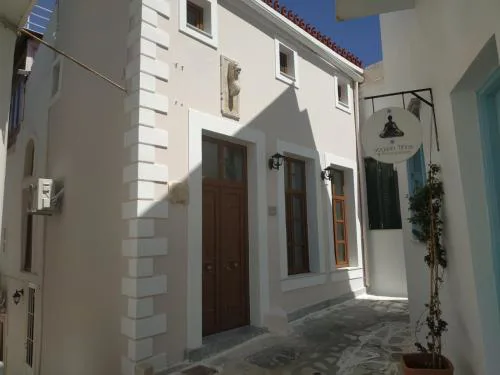 Giacomo Tinos, Cozy Maisonette in Tinos Town