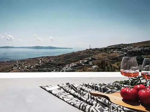 CHARMING 2BR Hilltop Serenity Suite, Lively Greek Village