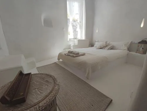 Kamara cave rooms