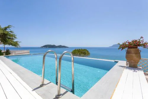 Azzure Vista Seafront Villa