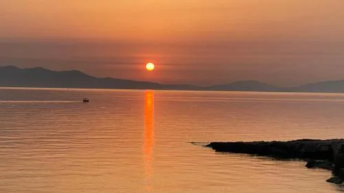 NV seafront suites Aegina