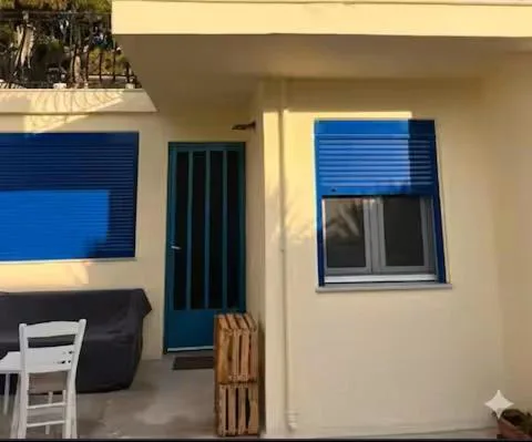 Stylish 2BR very close to the sea