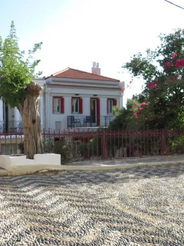 Rodonas-Apartments