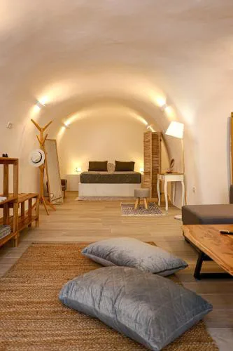 Tree of Life 2 - Authentic Cave - Style Home by ΜΡS