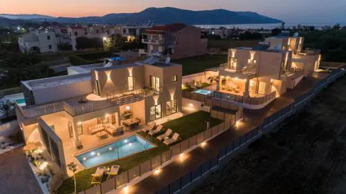 KS Luxury Villas, Private heated Swimming Pools