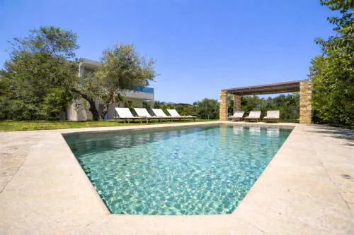 Luxury Villa Marian with Private Pool and Jacuzzi near the Beach of Georgioupoli