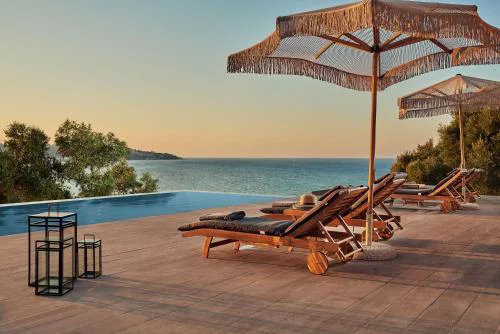 Althea Lavish Estate - Villa & Suite