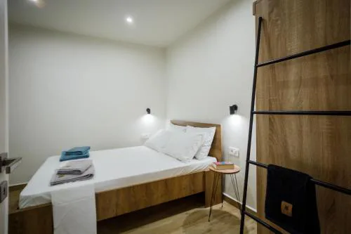 Central Corner Apts - Charming Apartments for 3 in the Heart of the City Perfect for Memorable Summer Experiences By Villa Mana Gers