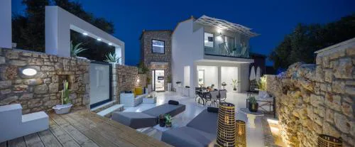 Dion Villa - Pool & Jacuzzi - Sleeps 4 - Zakynthos