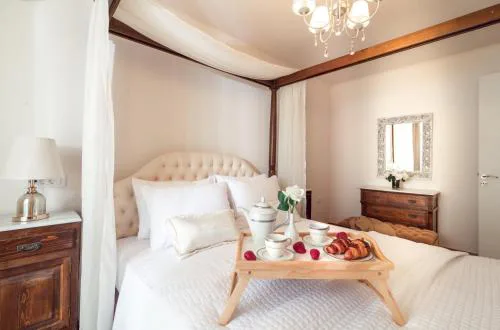 Maison Downtown Luxury Apartments!