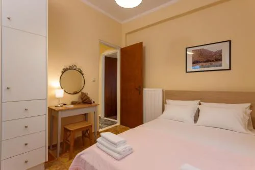 Metropolis Apartment - 150m from St Marcus Square, by ZanteWize