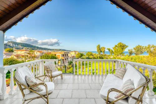 Rosa Seaview Loft
