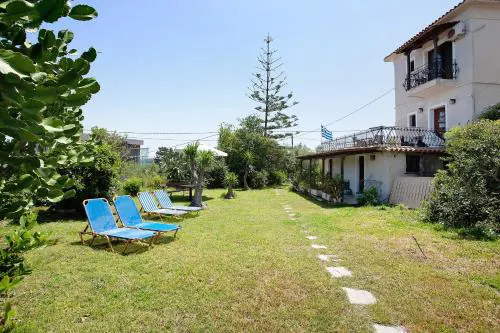 Yiannis Apartment 5 Adults 3