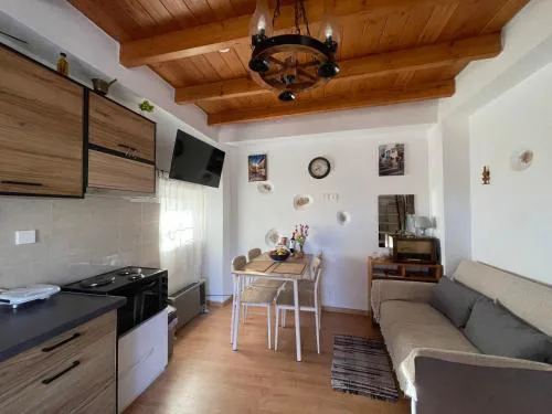 Tsitsinos maisonette house