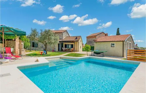 Two-Bedroom Holiday Home Sarici With An Outdoor Swimming Pool 08