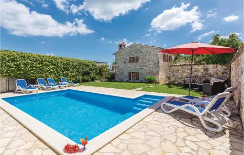 Three-Bedroom Holiday Home In Regulici