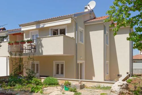 Apartment Sara by Rent Istria