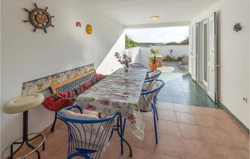 Lovely Apartment In Barbariga With Wifi
