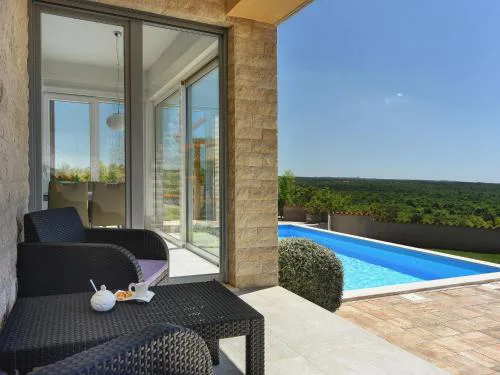 Villa in Peroj with Pool near Barbariga Beach