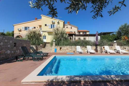Ferienhaus mit Privatpool für 8 Personen ca 210 qm in Pavicini, Istrien Südküste von Istrien