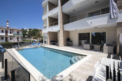 Apartment David with Private Pool