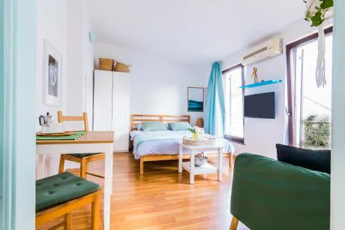 Garden Studio near the Beach with free parking