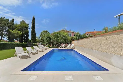 Ferienhaus mit Privatpool für 12 Personen ca 200 qm in Valbandon, Istrien Istrische Riviera