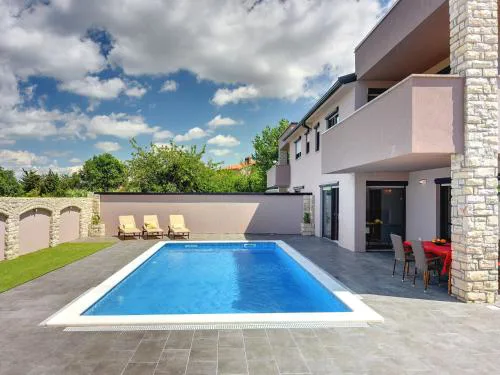 Villa in Valbandon near Fa ana Beaches