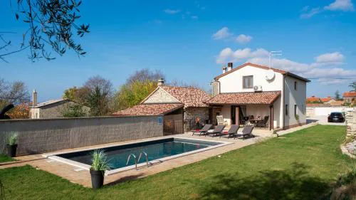 Beautiful Villa Casa Noemi with pool in Porec
