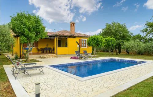 Amazing Home In Cokuni With Wifi