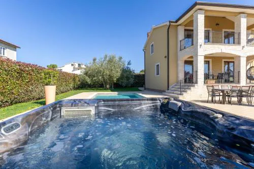 Villa Vanesa with Private Pool nearby Porec