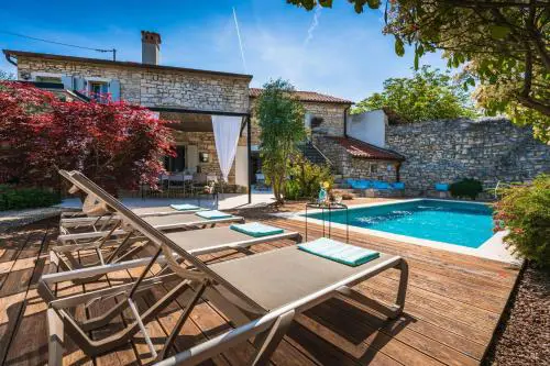 Villa Nar by Villsy